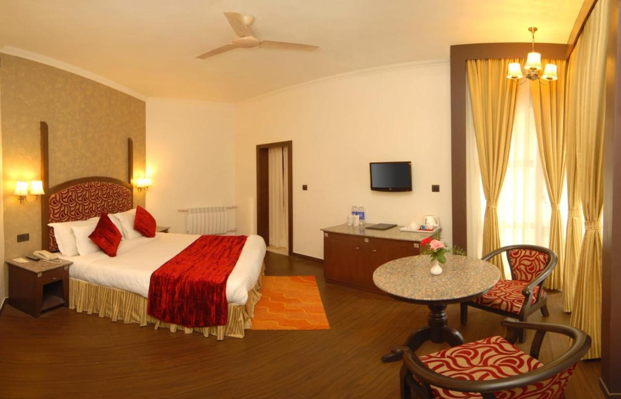Hotel Arif Castle, Nainital Exteriér fotografie